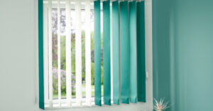 zweifarbige Lamellenvorhänge